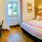 Le Troubadour A Hotel