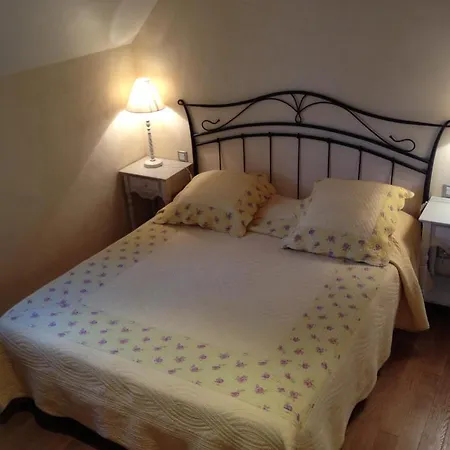 Le Troubadour A Otel