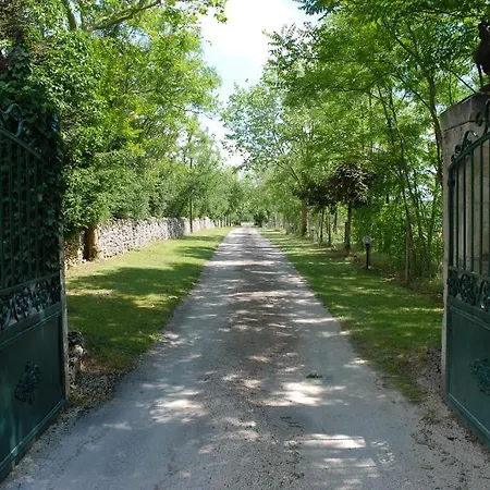 Le Troubadour A Otel 3*