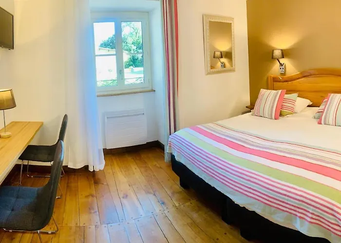 Le Troubadour A Hotel