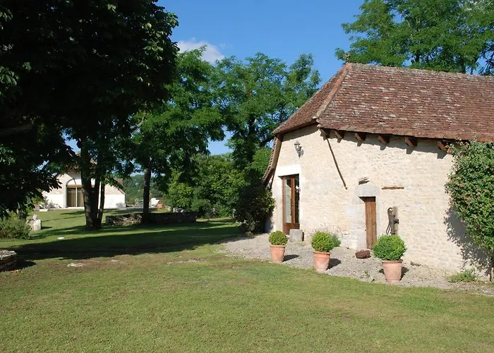 Le Troubadour A 3* روكامادور